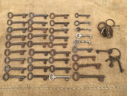 Antik vas kulcs gyűjtemény 40 db. CSAK7db külön megegyezésre