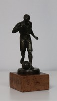 Oroszy jelzéssel: Futballista bronz szobor, 1930 körül