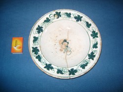 Antik, MISKOLCZ jelzésű leveles tányér, falitányér
