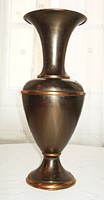 Iparművészeti bronz váza 