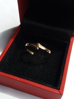 Jelzett arany gyűrű