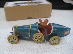 Fémlemezből,  18x7x6 cm  ,  régi     játék autó