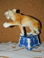 Royal Dux cirkuszi oroszlán.