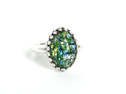  925-s ezüst gyűrű, smaragdzöld tűzopál kővel