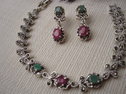 Markazit, smaragd és rubin köves ezüst karkötő 14,9 gr