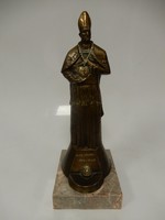 Kirchmayer Károly bronzszobor