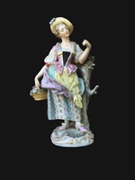 Sèvres jelzésű porcelán figura