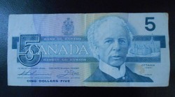 5 kanadai dollár 