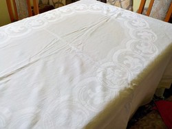 Fehér  damaszt abrosz , asztalterítő 200 x 158 cm. 