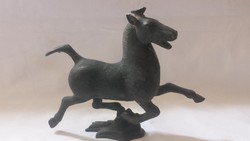 Dekoratív bronz ló