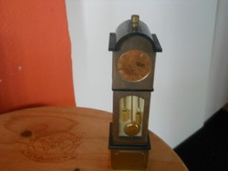 Miniatür álló óra