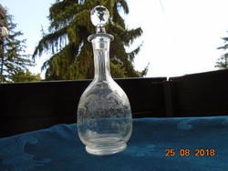 Szecessziós indás maratott virágmintákkal,metszett üveg palack fazettált kristály üveg dugóval-22 cm