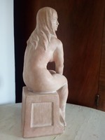 Ülő női akt kerámia szobor