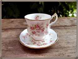 Paragon Victoriana Rose porcelán csésze szett 1,5 dl-es csészével.