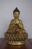 Csodálatos keleti Buddha szobor. Kína, Tibet.