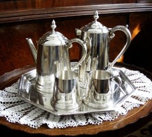 Gyönyörű, Sheffield, csillogó felületű, ezüstözött tea és kávé szervírozó készlet, elegáns tálcán
