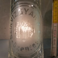 "Szíkvízgyár R.T. Szentes" szőlőmotívumos szódásüveg (442)