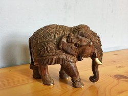 Antik faragott szantálfa és elefáncsont elefánt szobor