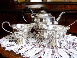 Csillogó, ezüstözött Sheffield 4 darabos teás készlet, kanna, tejszín kiöntő, cukortartó és kiskanál
