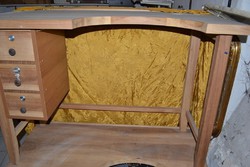 Ötvös asztal tömör diófa új