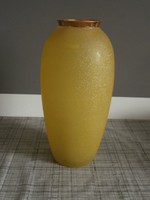 Sárga üveg váza