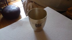 szép ezüst pohár elején címerrel, 71.7 gramm fémjeles