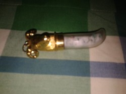 Aranyozott üveg fém kosfej medál, régi parfümös szelence