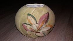 Különleges kerámia váza őszi levél dekorral, lapos, ovális, 18cm magas