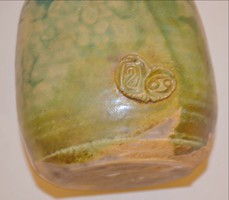 Oil-resistant ceramic