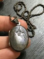 Vésett nyitható antik ezüst nyakék + medál