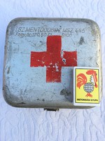 Régi Mentőláda elsősegély Alumínium doboz csomag eredeti belső felszerelésével
