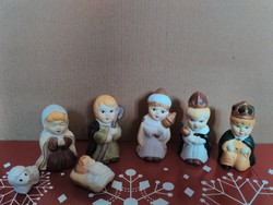 Betlehem jászol karácsony kis jézus gyermek figurák