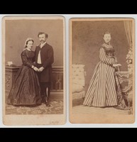 Keményhátú fotó - Házaspár, Hölgy, 2 db - Simonyi, Henning, 1870k.