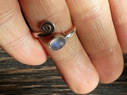 Antik holdköves ezüst gyűrű