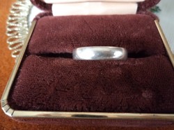 Ezüst karikagyűrű 2,3 gr