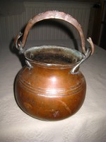 Régi , patinás vörösréz  , boszniából származó   teafőző kanna , a fogója is tömör réz