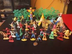 50 db Retró trafikáru játék műanyag katonák indián cowboy western Timpo toys