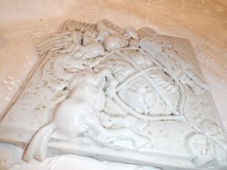 Porcelán -  Csempe - Régi gyönyörű Osztrák  20 x 20 x 3 cm hófehér - törtfehér - mohapettyekkel