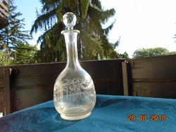 Szecessziós savmaratott virágmintákkal metszett üveg palack fazettált kristály üveg dugóval