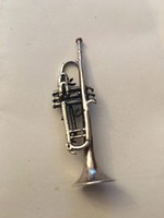 5,7 cm-es ezüst trombita medál/dísz