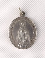0T813 Régi ezüstözött Szűz Mária ovális medál