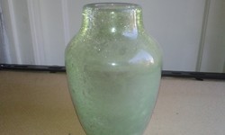 Karcagi uránzöld fátyolüveg váza