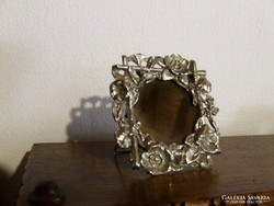 Kisméretű, mini, rózsákkal díszített fém fényképtartó keret, képkeret