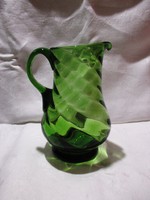 Szép csavart mintás zöld üveg kancsó, korsó, kiöntő
