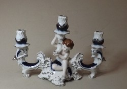 Három ágú puttós porcelán gyertyatartó barokkos