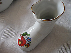 Kalocsai porcelán bakancs váza, cigaretta kínáló