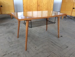 Régi retro skandináv polcos magasfényű fa asztal 60-as évek