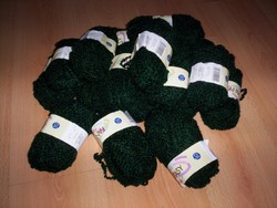 Old deep green knitting yarn, 85 dkg