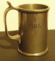 Antik 0,2 literes mércés pohár ,jelzett (WIEN )