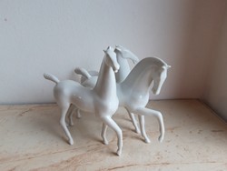 Hollóházi porcelán art deco lovak ménes